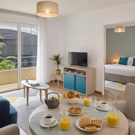 アパートホテル Zenitude Quality ヴァランシエンヌ